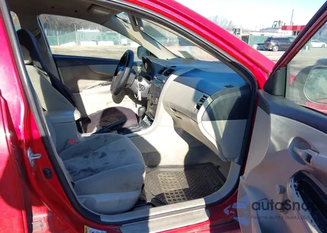 2011 Toyota Corolla z USA, uszkodzony, nr VIN 2T1BU4EE2BC654886